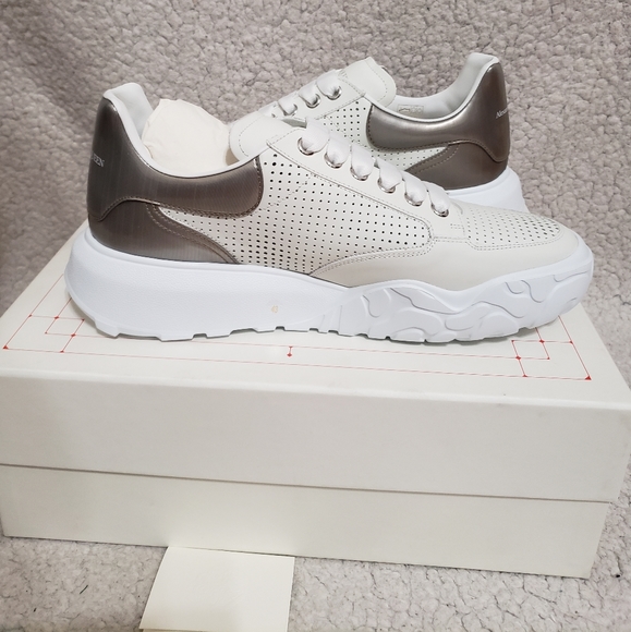 Alexander McQueen Court Trainer Linetecular Low-Top Sneakers - Picture 3 of 10